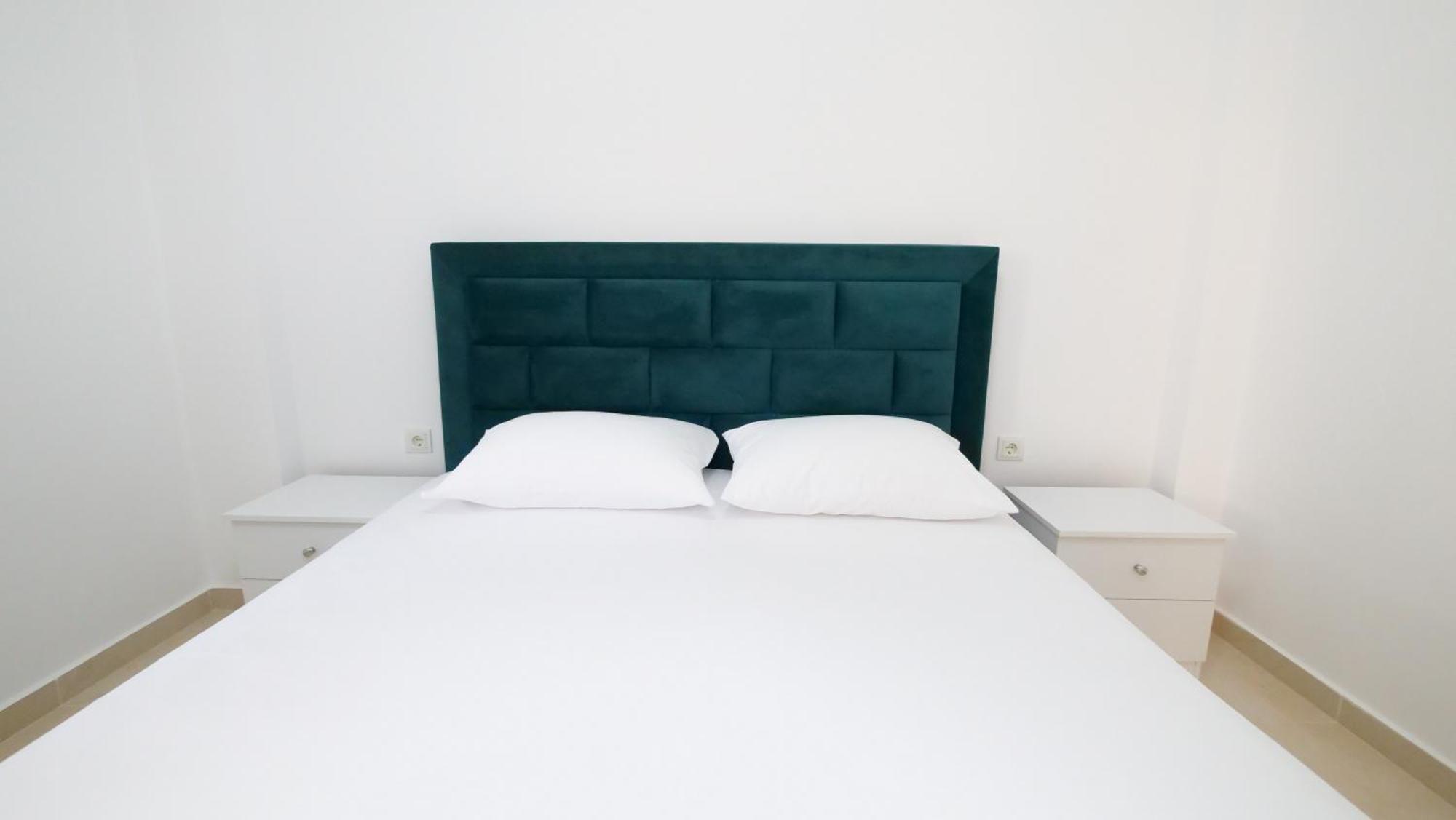 Blue Mare Apartments Sarandë Eksteriør billede