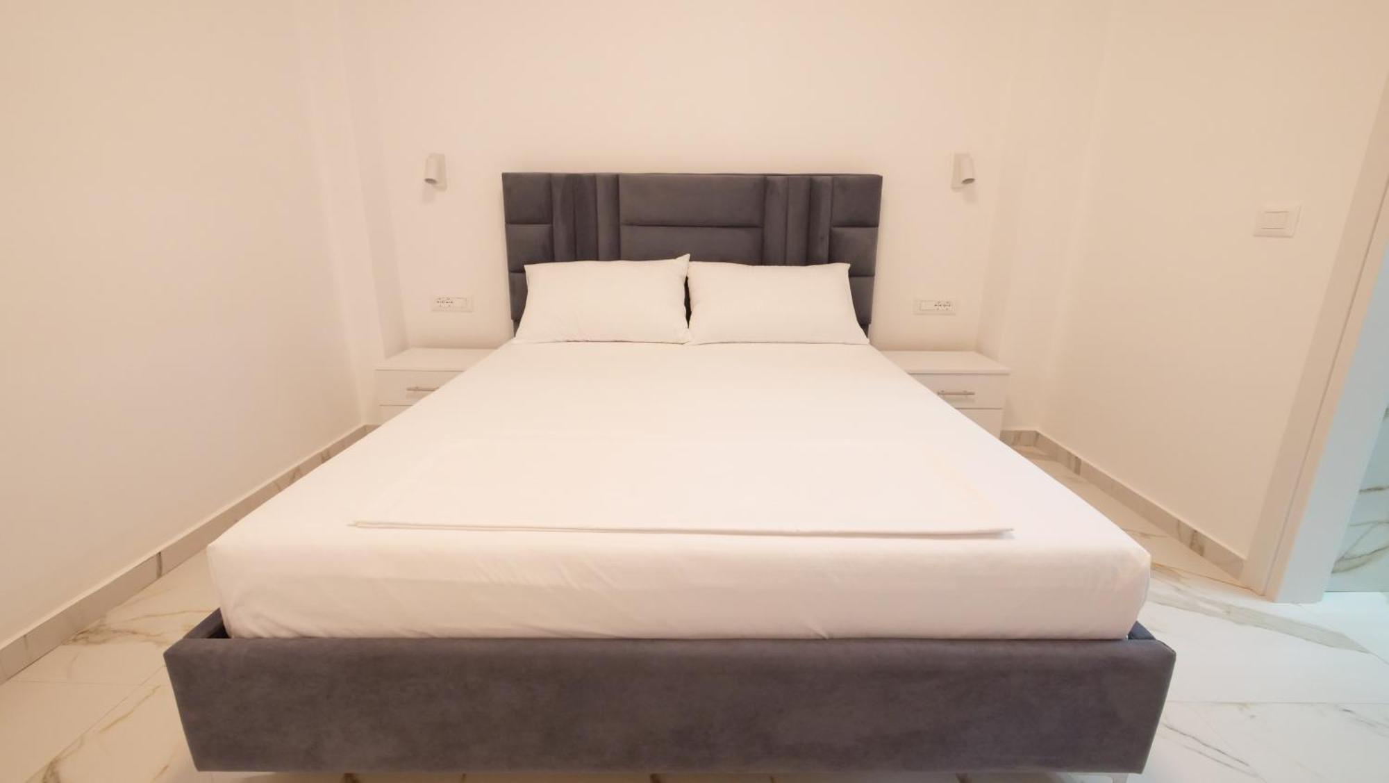 Blue Mare Apartments Sarandë Eksteriør billede