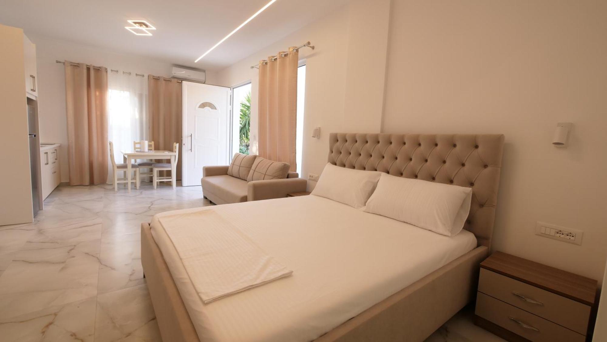 Blue Mare Apartments Sarandë Eksteriør billede