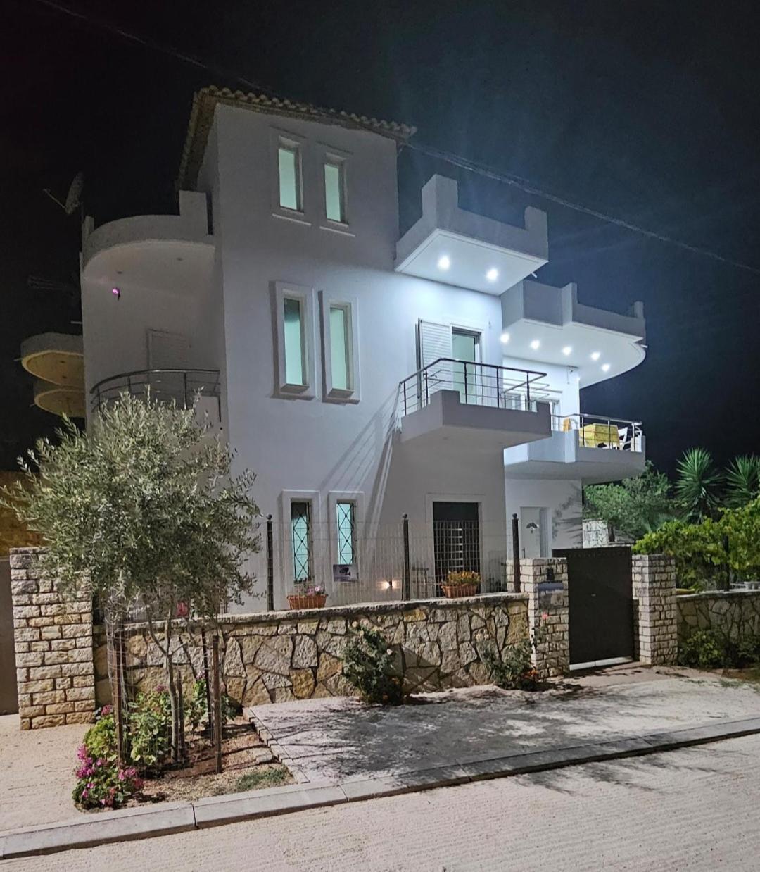 Blue Mare Apartments Sarandë Eksteriør billede