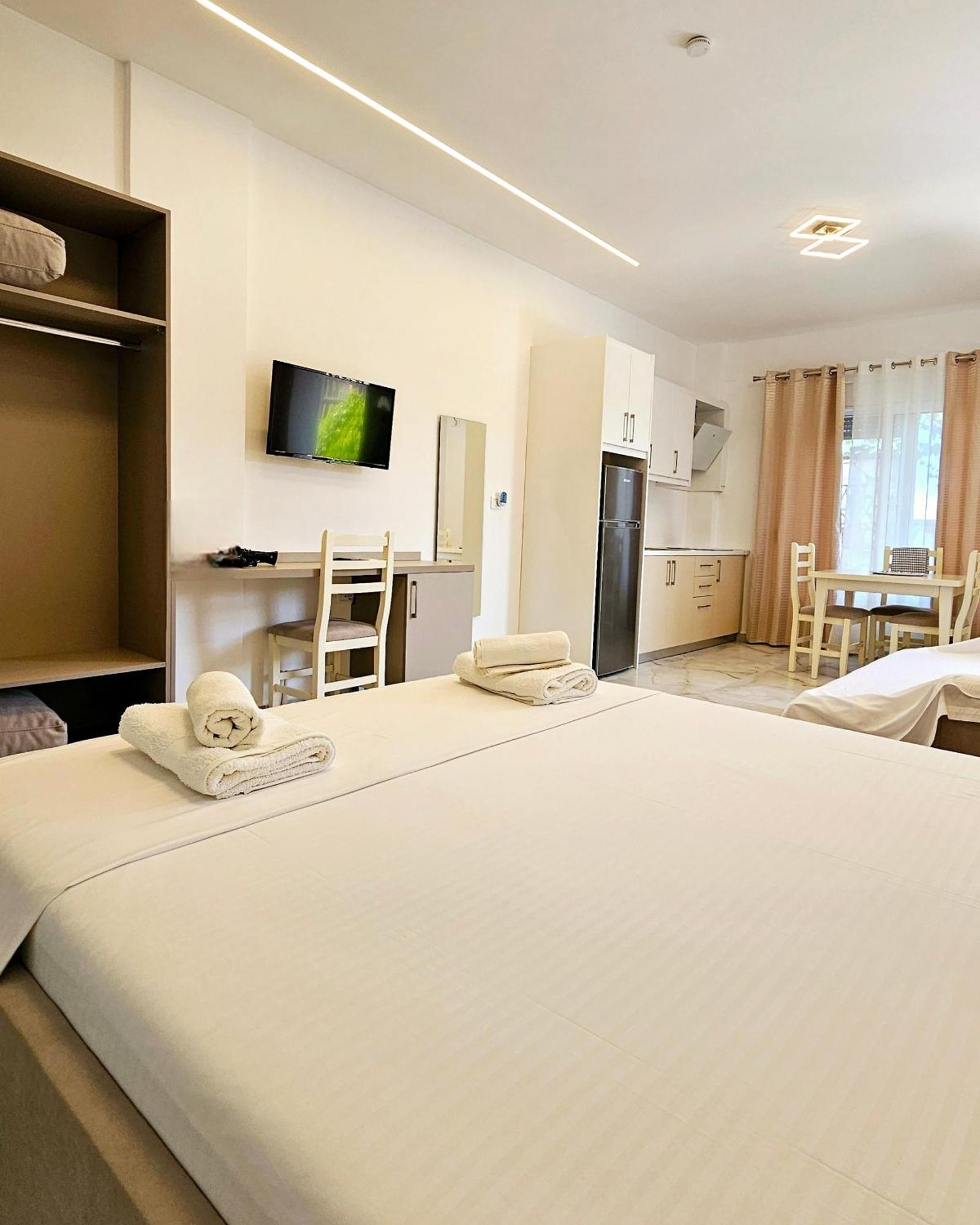 Blue Mare Apartments Sarandë Eksteriør billede